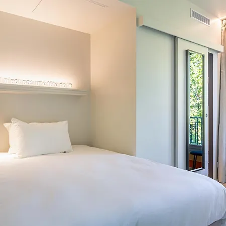 Hotel Graphik Montparnasse Parigi